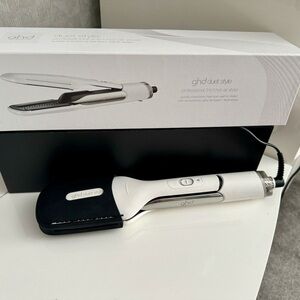 ghd Duet Style 2-in-1 Styler in Black and White